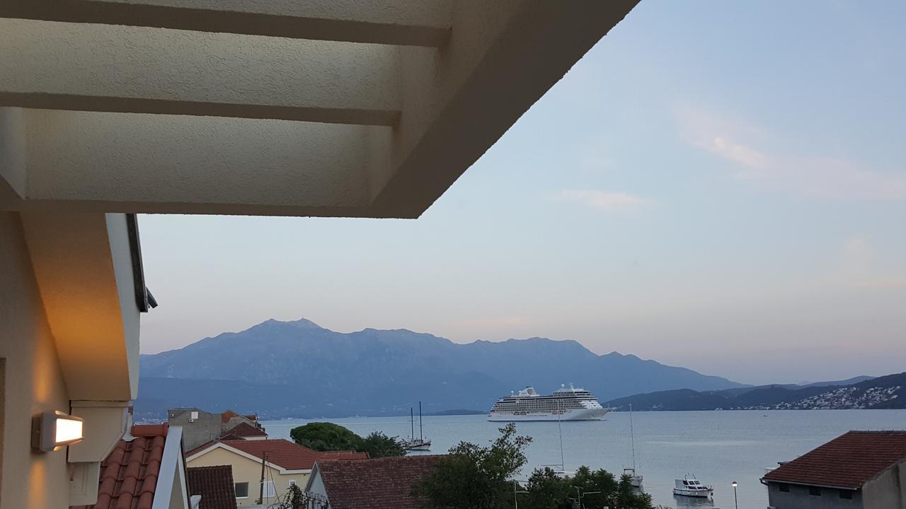 Apartments Villa Swissmonte Herceg Novi Esterno foto